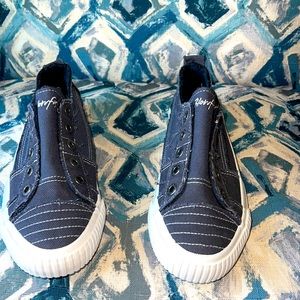 Blowfish Malibu navy cloth shoes